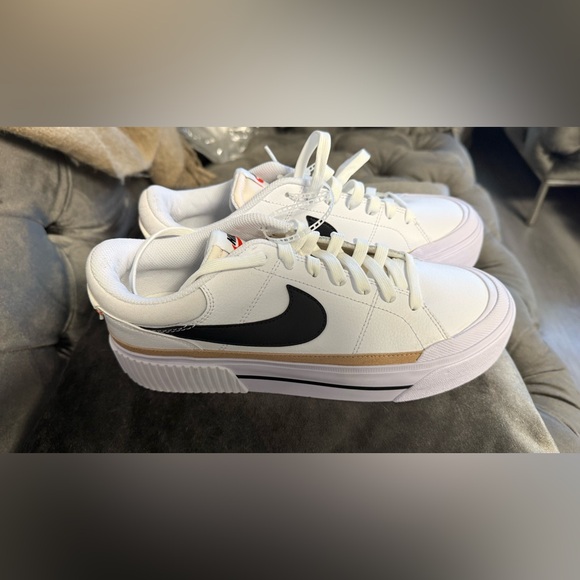 NEW !!!Nike Women's Court Legacy Lift Women
Casual Platform Shoes Sneaker - Picture 10 of 10